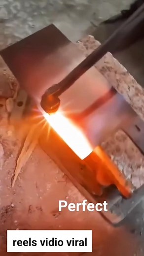 259K views · 1.5K reactions | two sources of energy in healing.. Is this blacksmith's performance perfect? what do all my friends think? #tv #creatorfb #blacksmith #knife #elektrical #fyp | reels vidio viral | Facebook
