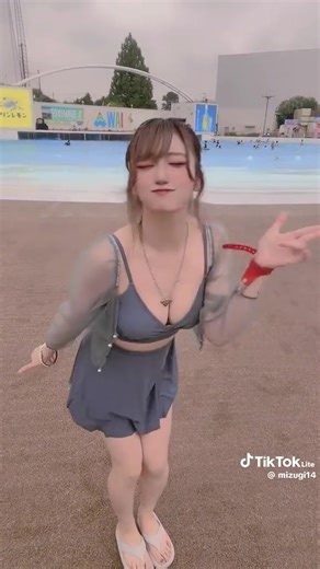 #tiktok女子 #tiktok #美女 #ビキニ #かわいい #可愛い #美少女 #海 #dance #beach #水着 #tiktok水着 #プール #水着ダンス #