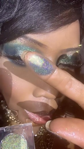 Who does nails near me!? Anyways try our beautiful eyeshadow! Fleekyfriday.com✨