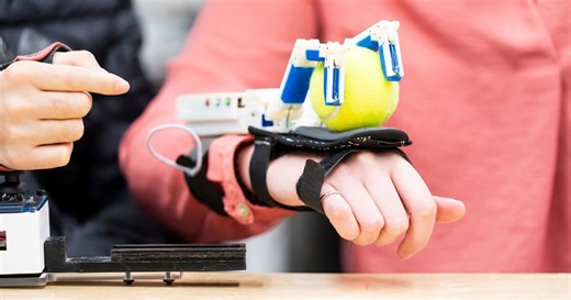 Assistive robotic grasping device gives a hand to users' hands