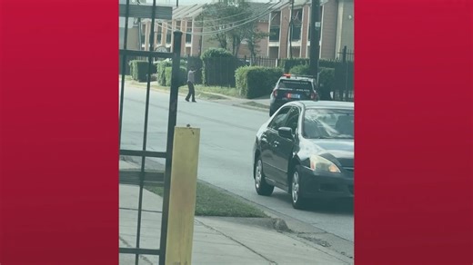 Dramatic video shows shooting between Houston police officer and man