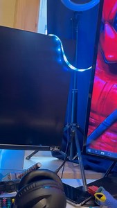 help? does anyone know why my monitor its doing this? i got a dual set up but this week my main monitor looks like keeps disconnecting i tried switching to new cords and nothing i switched from the hdmi port to displayport and still same nothing