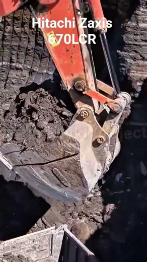 Hitachi 670LCR Final Scoop – Perfect Truck Load 💪🔥 #shorts #earthmoving
