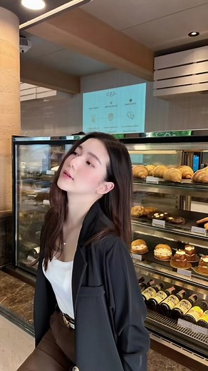 Exploring Modern Bakery Design and Atmosphere