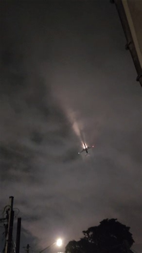 Delta 767-400 decolando de GRU a noite