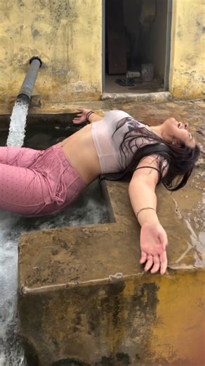 How People enjoy the Village swimming pool 🚿🧖‍♀️