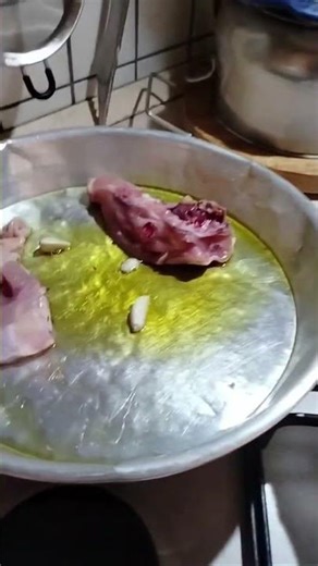 Oggi preparo il pollo alla cacciatora e si volaaaaaa 🤪🤣😋 Ekkevelodikoaffa'