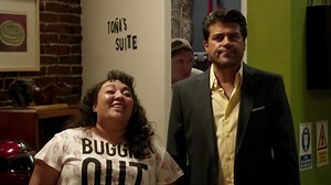 Paquis aplica una técnica para deshacerse de Maribel. Muy peligrosa, pero eficaz, ¿le funcionará? #40y20 #DistritoComedia | Distrito Comedia