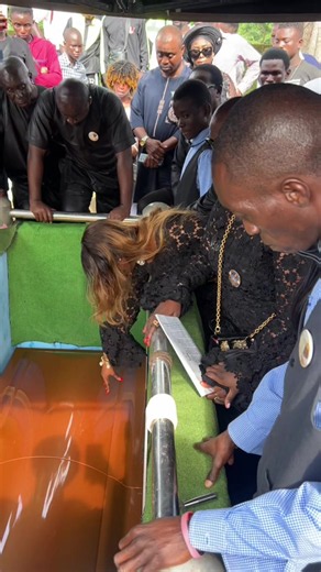 😭 No words can describe the pain of losing a mother. Today, Admire Bio gave her beloved mother her final farewell. May God comfort her and the entire family. Rest in perfect peace, Mama Eku Esther Bio. 🤍. 🕊️🤍 Drop your RIP message in the comments. 🙏🤍