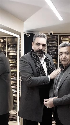 ‎صفحه رسمی پوشاک ژست / Jest Clothing‎ on Instagram‎: "⁨ بعضی انتخاب‌ها از سؤال رد می‌شن… نه از روی بی‌تفاوتی، از روی اعتماد. 👔✨ رضایت مشتری جناب آقای دکتر پیرنیا معاونت پیشین شهرداری و استاد دانشگاه . @pirnia_mr @pirnia_mr وقتی کیفیت شناخته‌شده‌ست، دیگه قیمت و سؤال آخر ماجرا نیست. تو خرید لباس، اول چی برات مهم‌تره؟ کیفیت؟ استایل؟ یا اعتماد به برند؟ 👇 ژست، امضای لوکس بودن #رضایت_مشتری #ژست #استایل_مردانه #اعتماد #پوشاک_لوکس کت_مردانه انتخاب_هوشمندانه کیفیت_واقعی⁩"‎