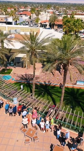 Calling all food and wine lovers! Palm Desert Food & Wine returns March 21–24 for an incredible four-day event featuring delicious dishes, exquisite wines, and interactive cooking demos by celebrity chefs. ⁠ ⁠ Presented by @aguacalientecasinos in beautiful Palm Desert, California, this prestigious festival is a must for food and wine enthusiasts. Don’t miss out on this unforgettable gastronomic experience! Go to the link in bio to get your tickets now.⁠ ⁠ —⁠ ⁠ Video by @chad.vh⁠ ⁠ #pdfw #palmspr