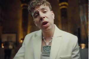 Quevedo da las 'Buenas noches' con su nuevo álbum