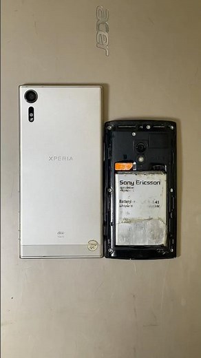 Compare Design📱Sony Ericsson Xperia X10i VS Sony Xperia XZs