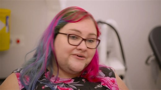 Dr. Emma assists patient Kim in eliminating her excess facial hair with laser treatment. #TheBadSkinClinic Watch full episodes on discovery : https://bit.ly/3HfHr6e | Love Science