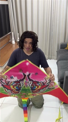 QUANDO VOCÊ ACHA UMA PIPA E MOSTRA PRO SEU IRMÃO MAIS NOVO