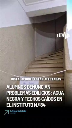 🚨 Más de una semana sin clases por una situación crítica. 🗣 Celina, estudiante de la institución, diálogo con @maricelperiodista en Tarde para Armar sobre el estado edilicio del CEF. 📍 En el Instituto 84 de Mar del Plata: • Desde el 13 de abril no hay clases por falta de agua potable • Estudiantes denuncian que el agua sale de color negro • También advierten problemas estructurales históricos • Hay techos caídos y riesgos eléctricos cuando llueve • El edificio es compartido con el CEF 🎓 La d