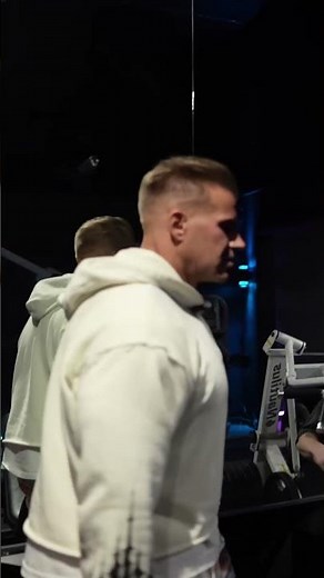 Gym's Nautilus Machine: Testing Upper Chest Gains! 💪