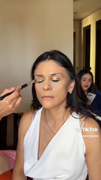 Maquillaje para Piel Madura: Tutorial Elegante