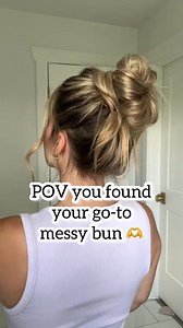 The perfect spring/summer messy bun! - #messybuns #messybun #hairbun #messybuntutorial #highbun | Hair Goals