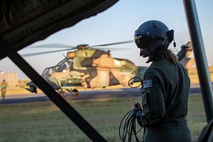 17K views · 594 reactions | Need a #MobilityMonday top-up to get you through the day? Our Hercules is the fuel station that comes to you. Forward Arming and Refuelling Point (FARP) operations at Exercise Diamond Storm saw us fill up an Australian Army Tiger Armed Reconnaissance Helicopter, and U.S. Marine Corps MV-22B Osprey and UH-1Y Venom. #AusAirForce #AirWarfare #AirMobility #AWIC #ExDiamondStorm | Royal Australian Air Force | Facebook