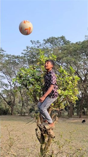 Railway small cute boys football matce😱🇧🇷⚽🇦🇷 #ronaldo #funny #comedy #football #shorts #vairal