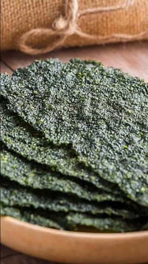 #Algae are simple aquatic plants that make food by photosynthesis and help produce oxygen. | #dikku