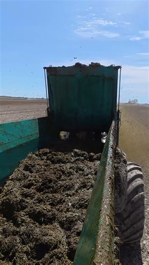CANADIAN FARMER - YOUR DAILY DOSE OF FARMING - # 20 - DELIVER DA MANURE to the corn field