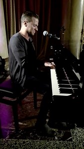 17K views · 830 reactions | High Heel Sneakers, un brano che mi piace moltissimo....buon weekend! Matt #matthewlee #blues #video #highheelsneakers #newvideo #sharethemusic | Matthew Lee | Facebook