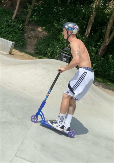 @maddgear #scootering