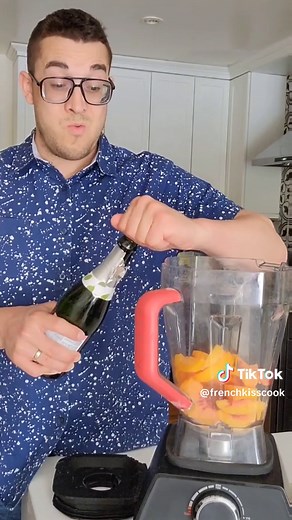 Frozen Peach Bellini (Mocktail) Serves 2 Ingredients - 2 Cups Frozen Peach slices - Juice from 1 fresh lime - 1 Cup Sparkling Apple Juice Instructions 1. Place all ingredients in a blender and blend until very smooth. 2. Pour into 2 glasses and you may garnish with fresh mint, a peach, and lime slice. Enjoy! #beverage #mocktail #bellini