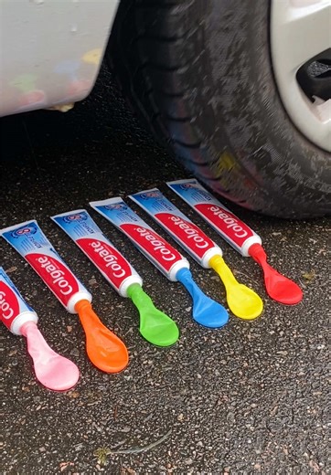 Coca Cola, Fanta, Sprite and Mentos Experiment