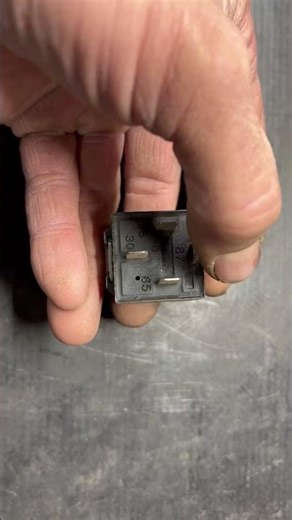 How to: Wiring your headlights through a relay. Quick and easy. #howto #headlight #relay #wiring