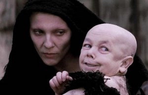 La recordada escena del “bebé demonio” en “La Pasión de Cristo”: ¿Qué significa? | Guioteca.com