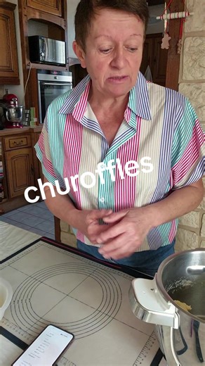 churoffles grill All-Clad avec les plaques gaufres #pourtoi #churoffles #gouter #dessertfacile #grillallclad pour 28 a 30 churoffles 280g d eau 80 g de beurre 20 g de sucre 2 pincées de sel 230 g de farine 3 oeufs de 50 a 60 g cuisson 4 a 5 mn a 230° ou dans un gaufrier normal vous pouvez diviser les quantités par 2