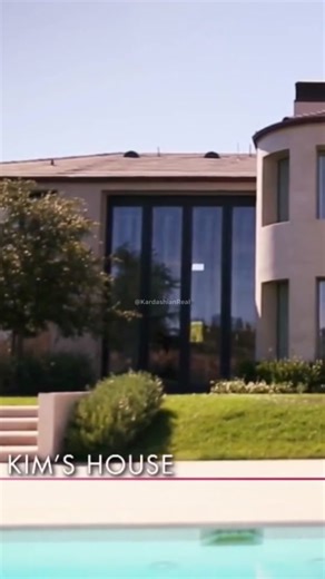 Kim Kardashian and Kourtney Kardashian Weight Loss Secrets Revealed!