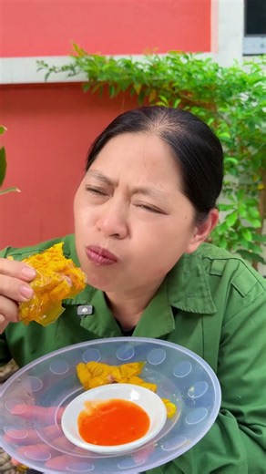 Chân gà rút xương Bà Tuyết - ngon, rẻ, sốt xuất huyết