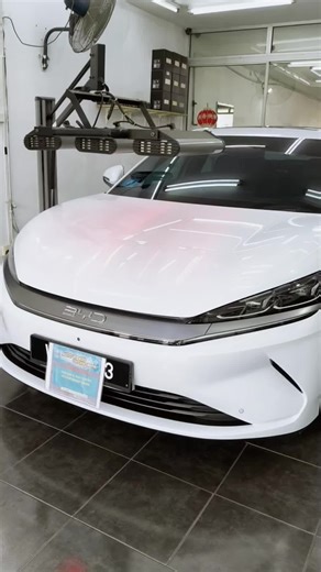 AutoWizardCarCentre on Instagram: "Snow White! 🏆✨🔆! ( Watch in HD) A unit of BYD Seal 6 Arctic White is fully groomed to 'impeccable condition' & protected by our signature Quartz coat. This Full EV Sedan is now looking more outstanding with major colour gloss enhancement & sharp clarity effect after completed the Quartz treatment. -10H hardness Graphene based coat -Exceptionally glossy -Sharp reflectivity -Mirror finishing effect -Crystal like shine Done by Team Auto Auto Wizard Car Care Cent