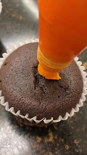 Basketball Cupcake Ideas and Tutorial