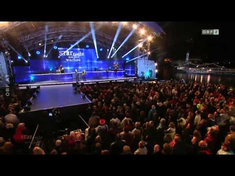 ALBERT HAMMOND - Acoustic songs & HitMedley (Starnacht aus der Wachau, 22-09-2012)