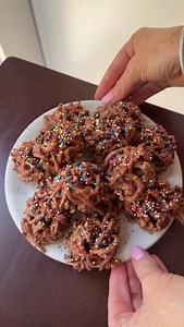 22K views | HAYSTACK COOKIES! My fave no bake holiday cookie treat. So easy to make, so delicious and crunchy, and a super fun cookie to add to any holiday cookie plate! Tap the ♥️ and comment ‘recipe’ and I’ll send it directly to your inbox! https://www.erinliveswhole.com/haystack-cookies-recipe/ #haystacks #christmasmagic #christmascookies #christmascookie #nobake #nobakedessert | Erin Lives Whole | Facebook