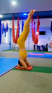 9.4K views · 720 reactions | Headstand Program (Batch-2) #Week_2 လေးမှာ Headstand ကို #2mins ထိထောင်ပြသွားသော မမသန့် Thant Shwe Sin Kyaw 露‍♀️律‍♀️♥️ #Headstand #thwethweyoga #yoga #Mandalay | Thwe Thwe Yoga | Facebook