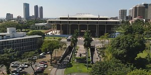 Hawaii governor signs executive order to expedite state hiring