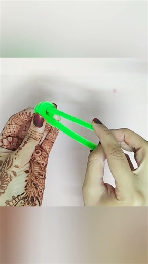 Diy pink pipe cleaner flower #pipe #cleaner 🌺🌺🌸🌸☘️☘️💐💐