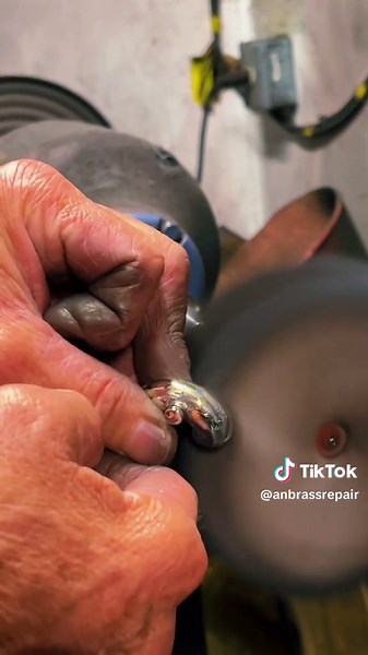 Fixing this badly dented 3rd slide crook #musicalinstrumentrepair #trumpetrepair #trumpetsliderepair #brassrepair #trompeta