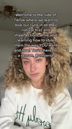 Loving your natural hair texture in it’s nayural state AND its styled state are V important! Tap the to learn more about your curls! #curlyhair #curlygirl #selflove