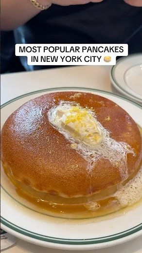 MOST POPULAR PANCAKES IN NEW YORK CITY! 🥞 #goldendiner #nycfood #nyceats #nyc #foodreview