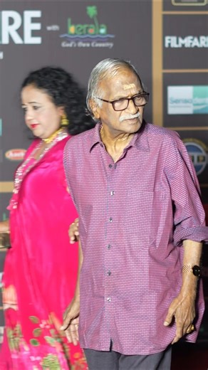 Did you know who the star was who came to receive the award? #MalayalamNews