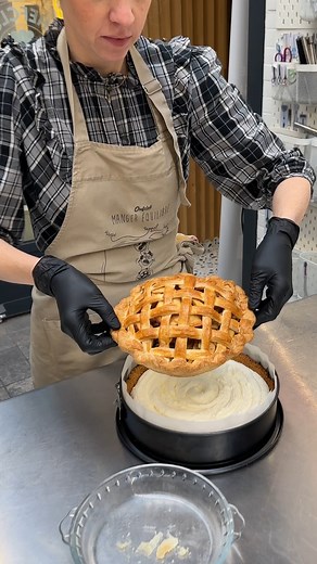 1.1M views · 6.8K reactions | No-Bake Cheesecake Apple Pie! Cheesecake with a delicious apple twist  | Chefclub Network | Facebook