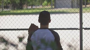 Young Baseball Player Getting Ready Game: video de stock (totalmente libre de regalías) 1095613755 | Shutterstock