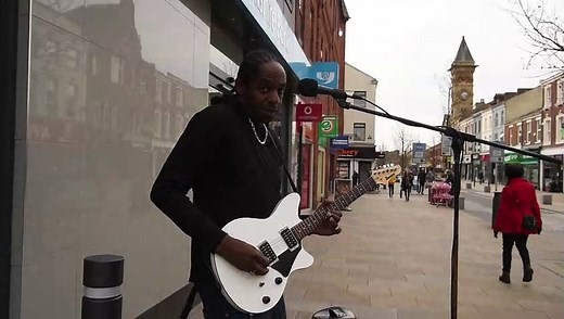 busker
